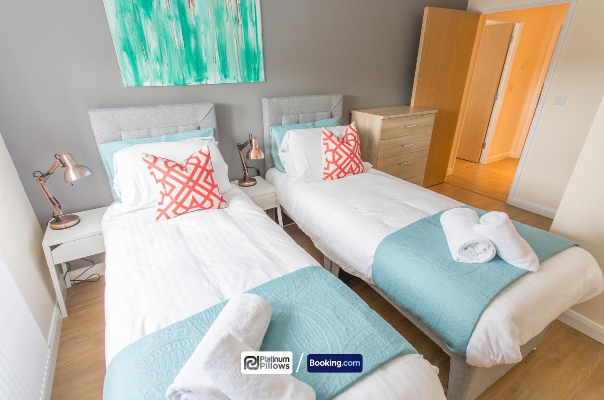 Modern Oxford 2 Bedroom Apartments, Near Headington Hospital, Families & Contractor Accommodation With Parking Exterior foto