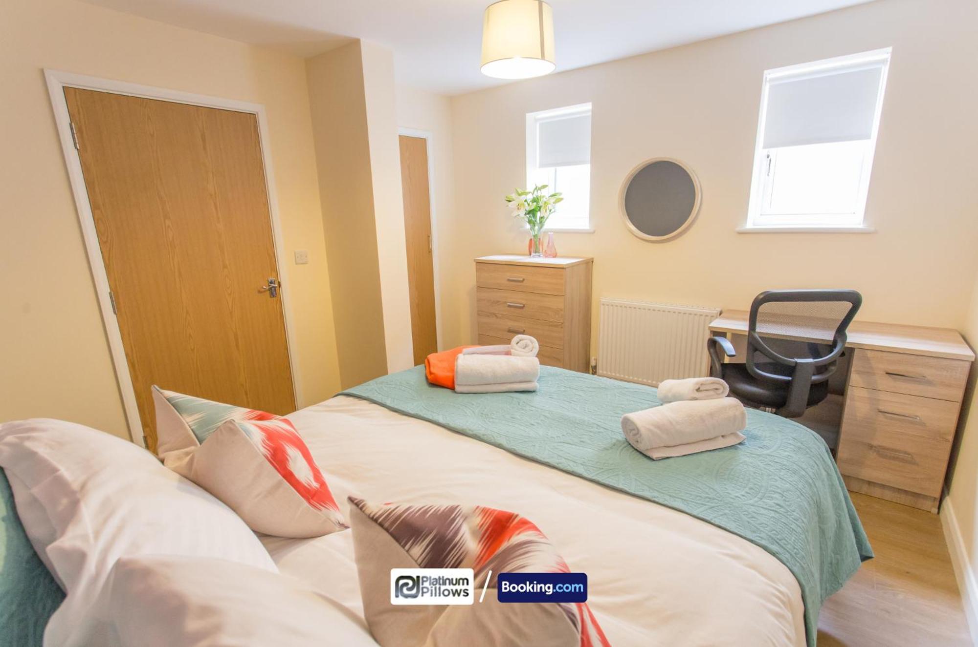 Modern Oxford 2 Bedroom Apartments, Near Headington Hospital, Families & Contractor Accommodation With Parking Exterior foto